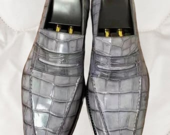 Handgemaakte grijze leren mocassin-schoenen: instappers voor heren