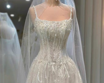 Elegante vestido de novia con tirantes finos, lujoso vestido de novia hecho a mano con cuentas y perlas, vestido de novia con perlas, vestido de novia con lentejuelas