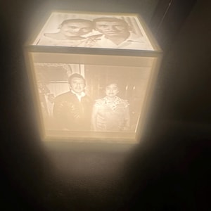 Personalisierte 3D Lithophan Nachtlicht - Benutzerdefinierte Foto Licht Box, Einzigartiges Gedenkgeschenk, Jubiläum, Hochzeitsandenken, Geschenk für Familie & Paare