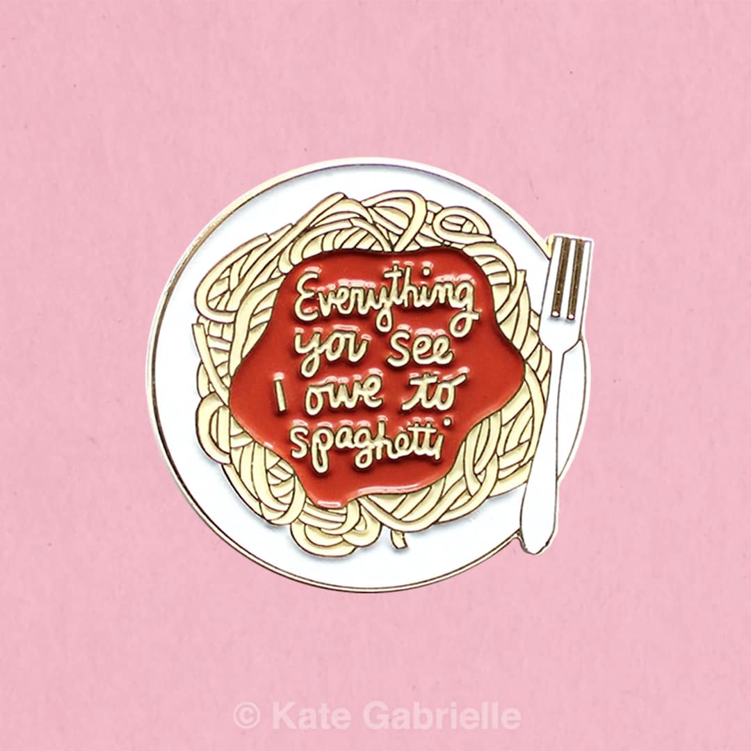 Alles wat je ziet heb ik te danken aan geëmailleerde reversspeld met  spaghetti - Etsy België, image size:1080x1080