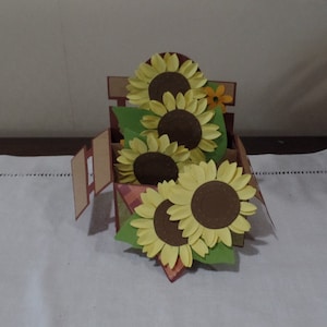 Oversized Three-Dimensional Sunflower Crate Box Card