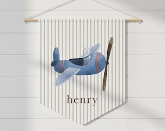 Decoración de habitación de bebé con diseño de avión vintage, pancarta personalizada a rayas, arte de pared para dormitorio de niño con temática de avión, arte de vuelo con nombre personalizado