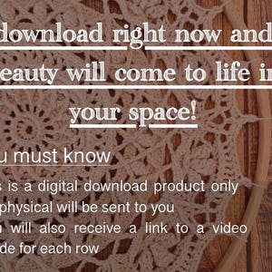 Peut inclure: Attrape-r&ecirc;ves en crochet de couleur cr&egrave;me avec un motif circulaire, sur fond de bois. Le texte superpos&eacute; indique "download right now and beauty will come to life in your space!" et "you must know this is a digital download product only".