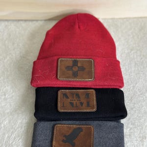 Parche de cuero grabado personalizado en gorro