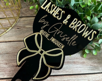 Lash and Brow Spiegel Photo Prop, personalisiertes Lash Tech Zeichen, Social Media Kosmetikerin Photo Prop, Coquette Photo Prop Zeichen MUA Prop Paddle