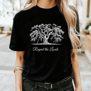 Spanish Moss Live Oak T-Shirt: Coastal Nature Lover Tee