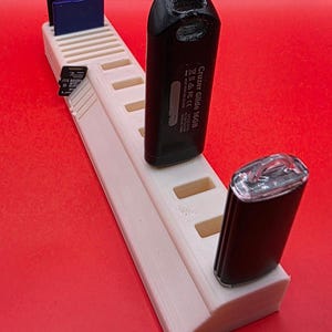 USB- & SD-Kartenhalter – Ordnung für deinen digitalen Alltag.