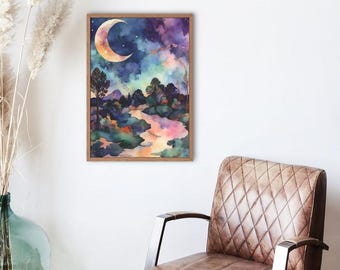 Puede incluir: Una pintura de acuarela de una luna creciente en un cielo nocturno con un río que fluye a través de un bosque. El cielo está lleno de estrellas y una aurora boreal colorida. La pintura está enmarcada en un marco de madera.