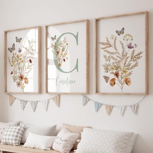 Arte de parede para berçário de menina com flores silvestres Arte boho para berçário, decoração personalizada para quarto de meninas, nome personalizado para impressão, conjunto de monogramas com 3 downloads 15A