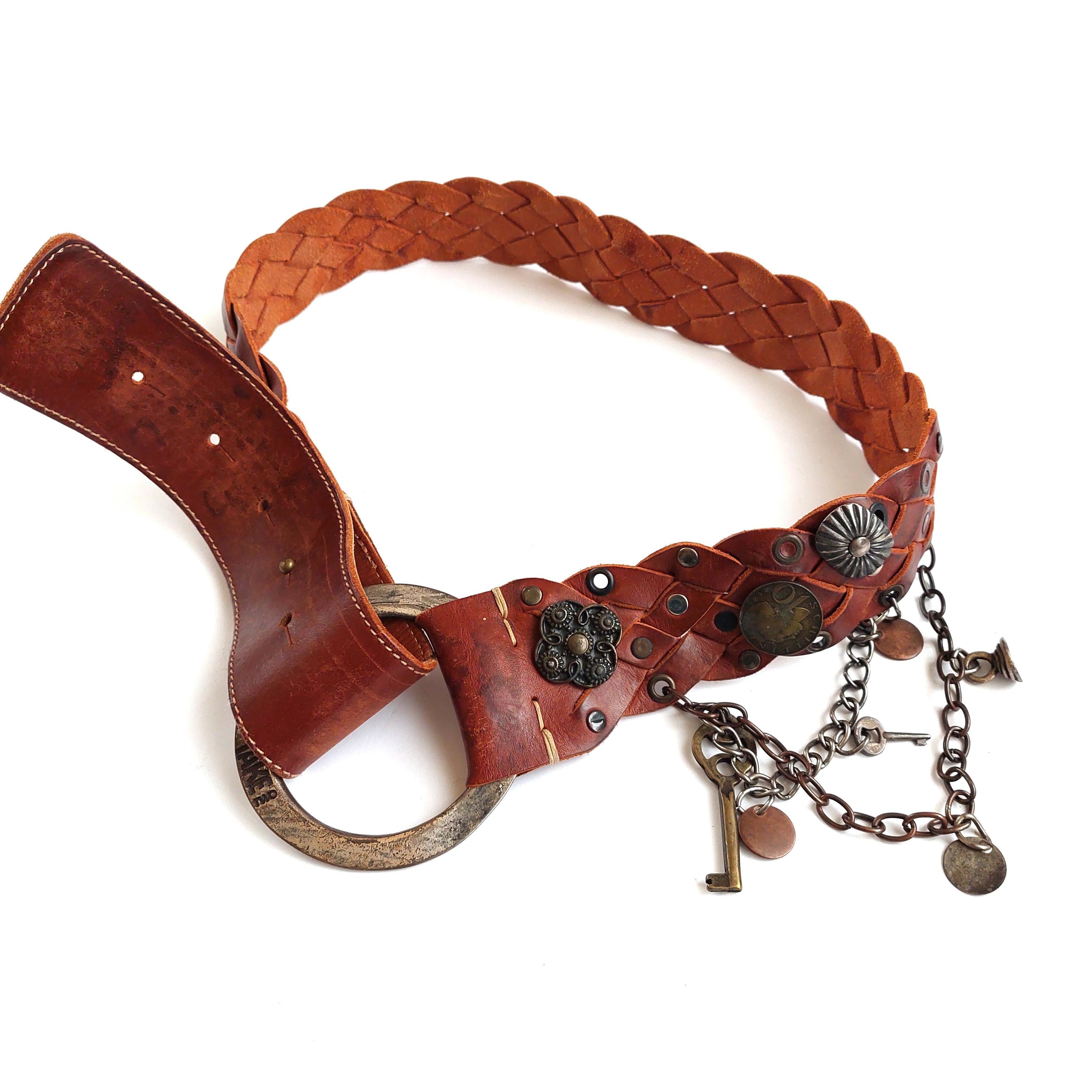Vintage Made in Italy Braided Leather Medallion Belt – Artisan Statement Piece Vintage Woven Leather Belt – Made in Italy, 95 Cm Genuine  main image 3