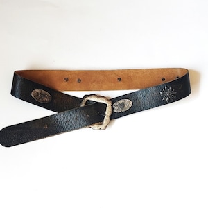 German Dirndl Brown Leather Belt with Pewter Alpine Flower Details Ornate Buckle Edelweiss and Heart Medallion Vintage Oktoberfest Accessory