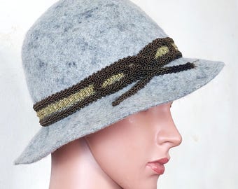 Traditional German Hiking Hat, Wanderer Gray Felt Wool Bavarian Alpine Style, Vintage Trachten Accessory