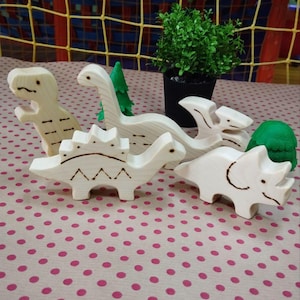wooden dinosaur set, set of 5 wooden dinosaurs, handmade dinosaur toys, natural wood dinosaurs, eco friendly toy dinosaurs