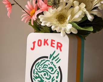 Jarrón con diseño de ficha de Mahjong y Joker / Decoración para el hogar impresa en 3D y ensamblada a mano (Productos de segunda calidad)