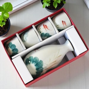 Goldfish Japanese Sake Set – Ceramic Sake Bottle and 4 Cups, Korean Soju Pot Cup Set, Traditional Wine Pot Drinkware, Gift for Him or Her