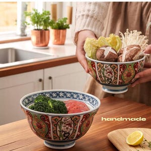 Handmade Japanese Ceramic Ramen Bowl with Lid: Asian Kitchen Decor