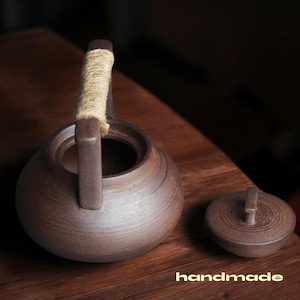 Tetera de cerámica Wabi Sabi hecha a mano: tetera para la ceremonia del té zen japonés
