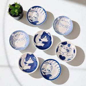 Japanese Lucky Cat Ceramic Sauce Dish – Cute Cartoon Water Drop Plate for Dessert, Sushi, Fruit, Holiday Tableware Gift