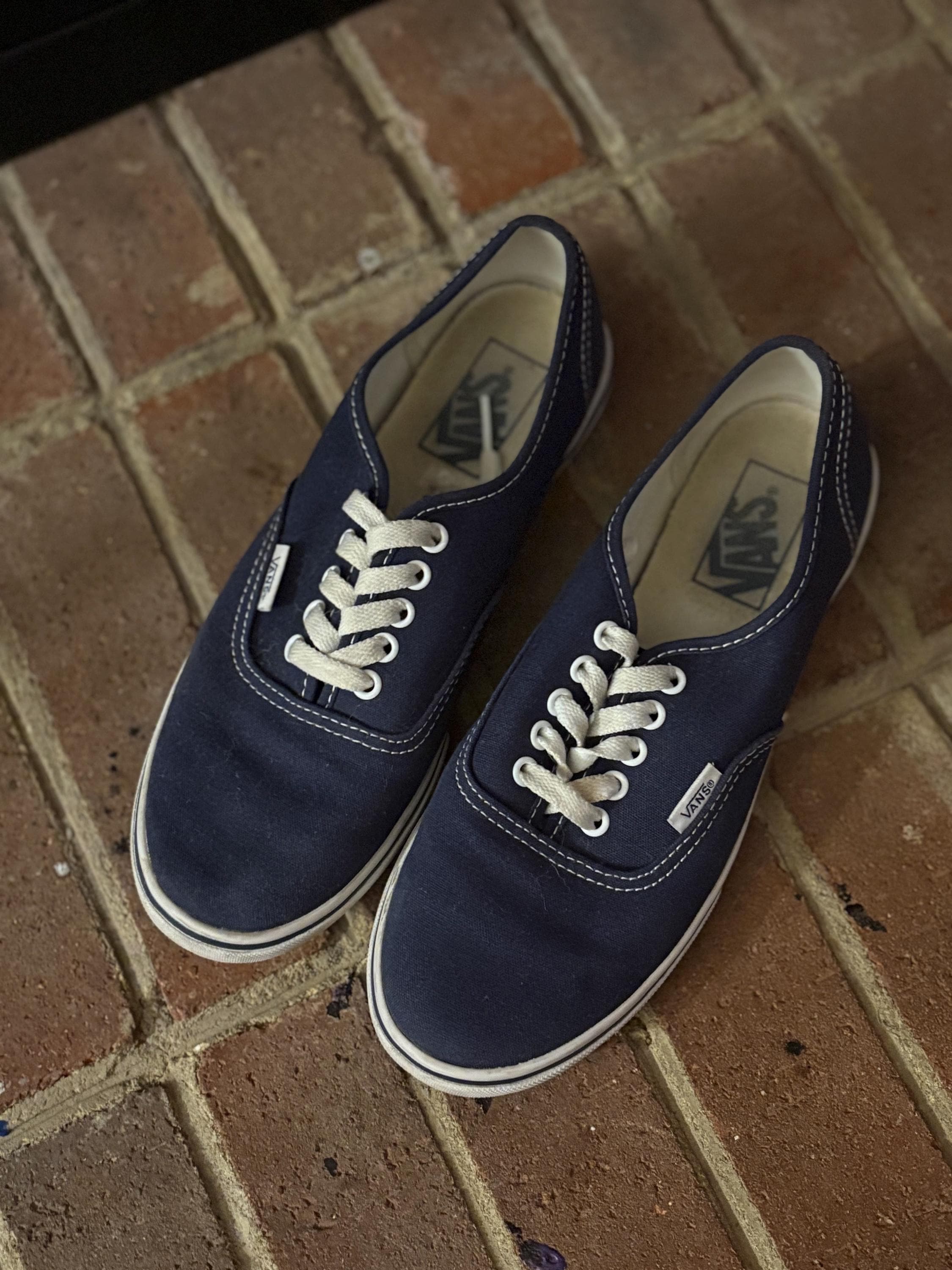 VANS made in usa ヴィンテージ　authentic era Made in USA Vans - 0259 - Buck Mason- Modern American Classics