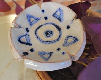 Ceramic Butterfly Puddler for the garden with flower