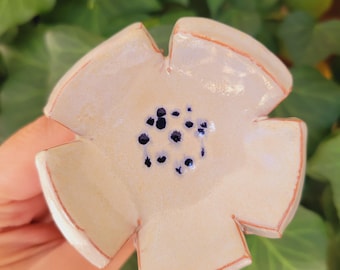 Ceramic Butterfly Puddler for the garden with flower