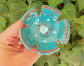 Ceramic Butterfly Puddler for the garden with flower