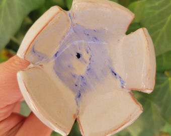 Ceramic Butterfly Puddler for the garden with flower