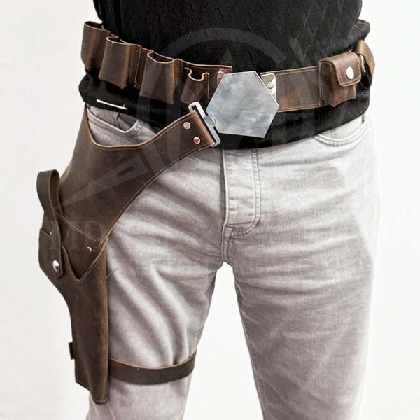 Space Smuggler Leather Gun Holster and Belt – Retro Sci-Fi Costume Prop for Cosplay or Halloween