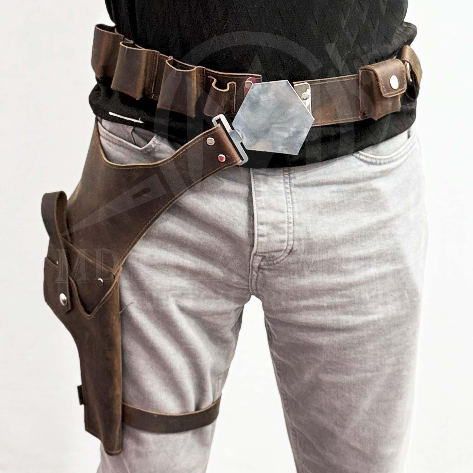 Space Smuggler Leather Gun Holster and Belt – Retro Sci-fi 