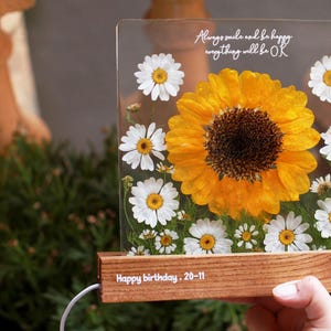 Sunflower Lamp - Personalized Acrylic Night Light with Wooden Base - Custom Engraved Gift