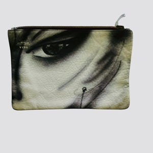 Cartera de piel negra