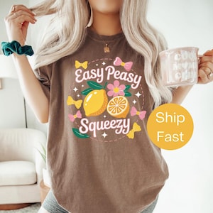 Comfort Colors® Easy Peasy Lemon Squeezy Shirt, Cute Summer Graphic Tee, Retro Fruit TShirt, Funny Citrus Shirt, Aesthetic Summer Vibes Top