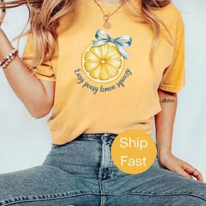 Comfort Colors® Easy Peasy Lemon Squeezy Shirt, Cute Summer Graphic Tee, Retro Fruit TShirt, Funny Citrus Shirt, Aesthetic Summer Vibes Top