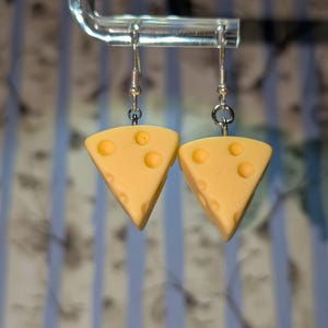 Käsige Ohrringe - Gelber Käse / Cheddar / Edamer / Schweizer - 2 Styles - Sterling Silber / Edelstahl Ohrring Haken