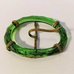 Vintage 1920&#39;s-1930&#39;s green glass and brass buckle/Art Deco oval dress buckle 6 cm/ faceted glass buckle made in Czechoslovakia