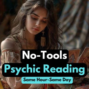 Könnte beinhalten: Eine Frau mit langen braunen Haaren hält ein Tarotkarten-Deck. Der Text auf dem Bild lautet "No-Tools Psychic Reading Same Hour-Same Day".