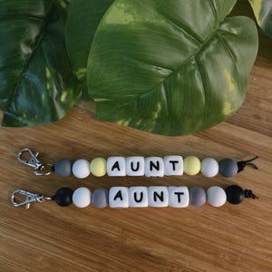 Aunt keychain/silicone beaded name keychain/beaded keychain/name keychain/handmade/custom/aunt/auntie/gifts