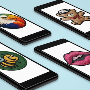 Op de afbeelding: Vier smartphones met geborduurde patches. De patches tonen een adelaar, een teddybeer met een hoed, een lachende bij en roze lippen. De patches staan op een witte achtergrond.