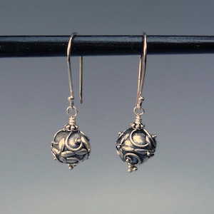Silver Ball Earrings,Bali Silver Earrings, Silver Drop Earrings, Everyday Earrings, Floral Earrings, Gift For Mom, Holiday Gift For Her