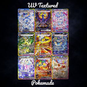 Puede incluir: Nueve cartas coleccionables con ilustraciones coloridas y texto japonés. Las cartas presentan varios personajes y diseños, con el texto "UV Textured" y "Pokemade" visibles.