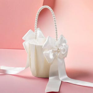 パールフラワーガールバスケット、リボンアクセント、結婚式の装飾、ブライダルバスケット