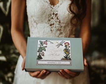 Botanical Wedding Guest Book: Vintage Inspired Photo Album