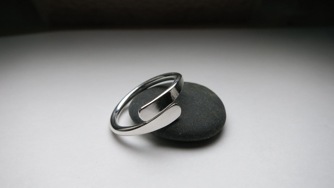 Hug Shape 925 Sterling Silver Bypass Ring