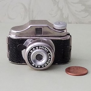 Vintage Miniature 1960s Mini Spy Camera - 2 inch - Black - Hong Kong