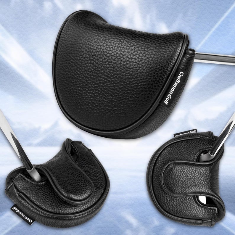 Może przedstawiać: Czarne sk&oacute;rzane pokrowce na głowę puttera golfowego z białym napisem "Craftsman Golf". Pokrowce mają teksturowaną powierzchnię i są przeznaczone do ochrony gł&oacute;wki puttera. Obraz przedstawia trzy r&oacute;żne widoki pokrowca.