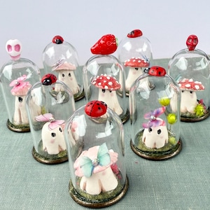 Mini Ghost Figurines with Mushroom Hats Hand Sculpted Spooky Decor Cute Ghost Figurine Halloween Shelf Decor Cottagecore Gift