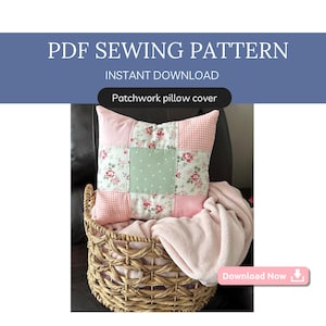 Könnte beinhalten: Ein Set aus drei Keramikbechern mit einer gesprenkelten, cremefarbenen Glasur. Jeder Becher hat ein anderes handgemaltes Design: ein blaues und grünes Blatt, eine gelbe Blume und eine rote Beere. Die Becher haben eine einfache, abgerundete Form.