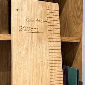 Personalized Solid Oak Height Chart | Engraved Growth Ruler, Kids Decor height chart afbeelding 2