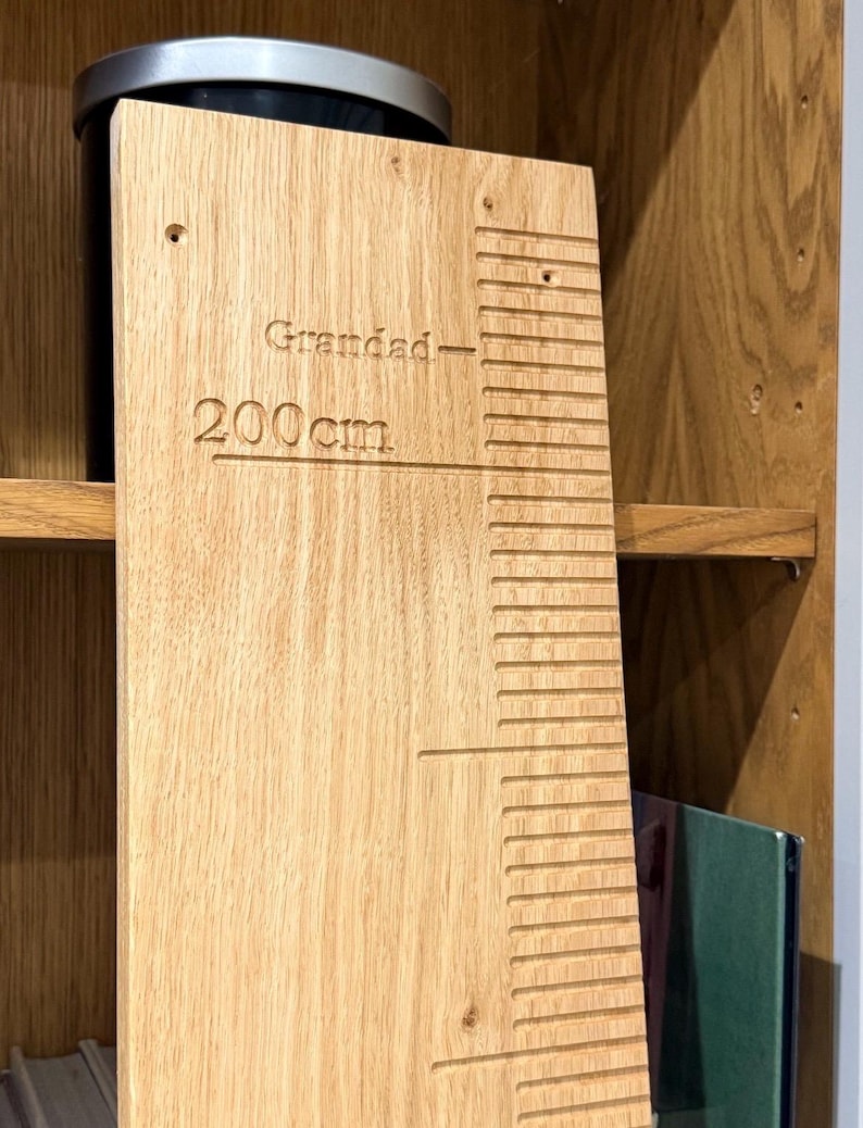 Personalized Solid Oak Height Chart | Engraved Growth Ruler, Kids Decor height chart afbeelding 2