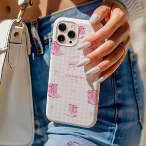 Gingham Christian Handyhülle Bibel Vers, Galaxy S26 S25 S24 S23 S22 Ultra Plus, iPhone 17 17e 16 16e 15 14 13 Plus Pro Max, Pixel 10 Pro 9